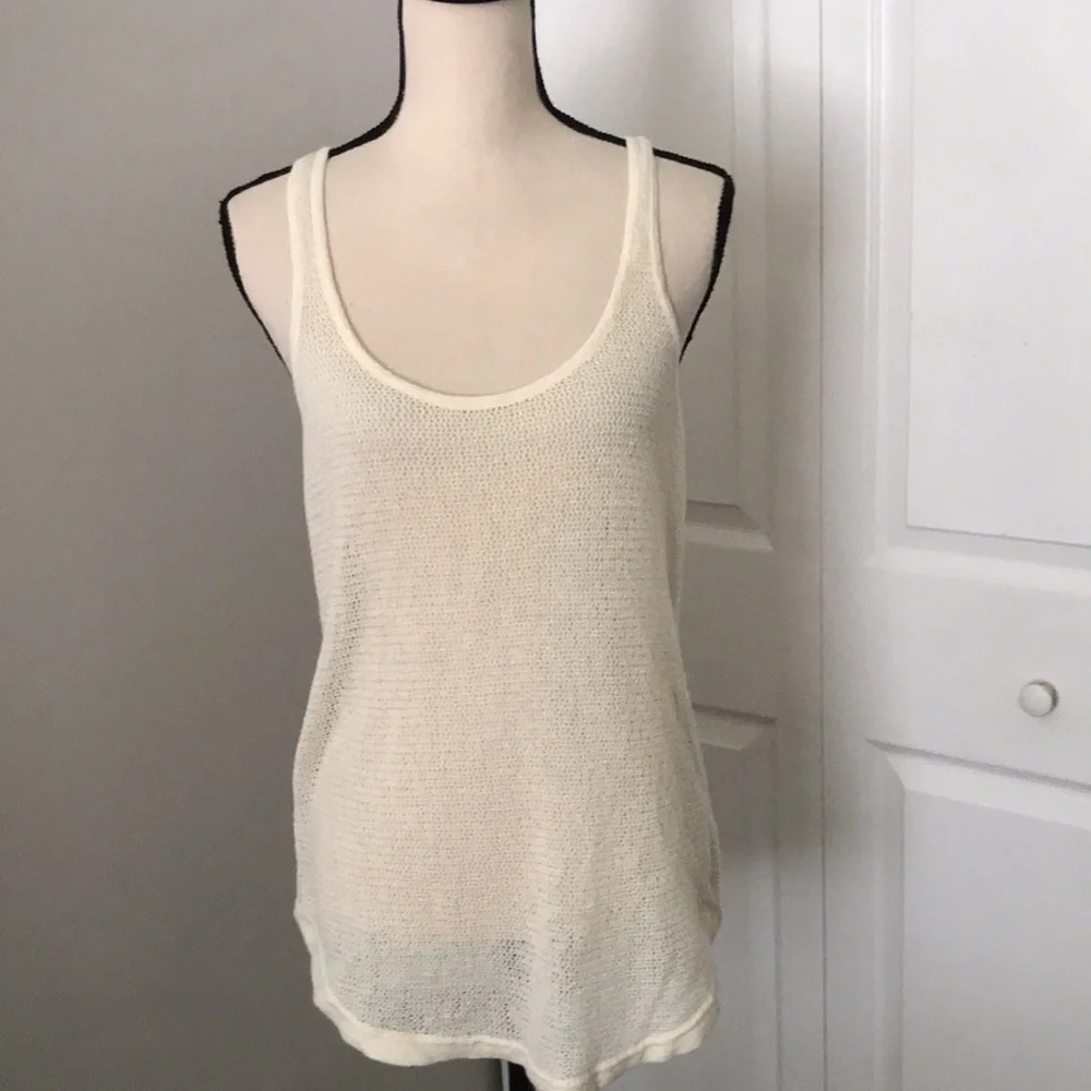 GAP/ AMERICAN EAGLE Women Bundle Of Three Tops | L